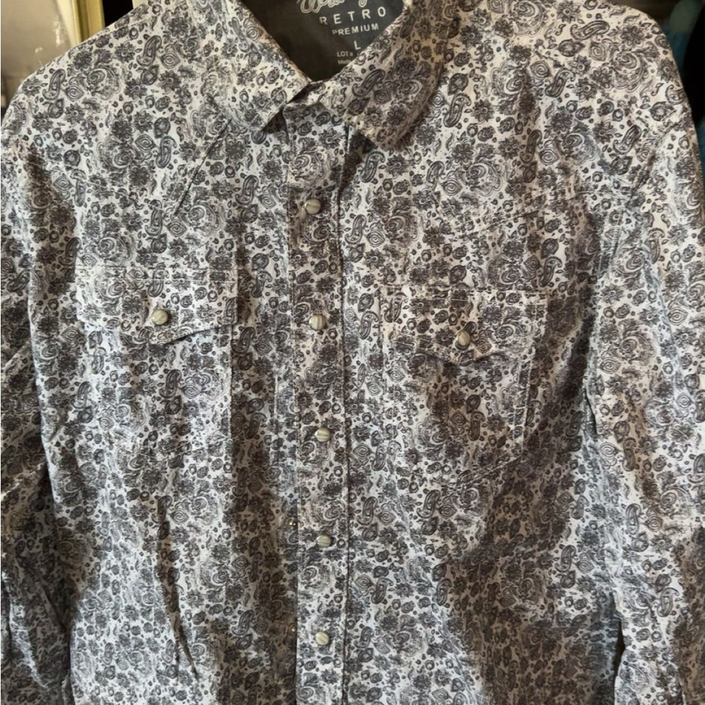 Wrangler Black and White Floral Casual Button Down Shirt
